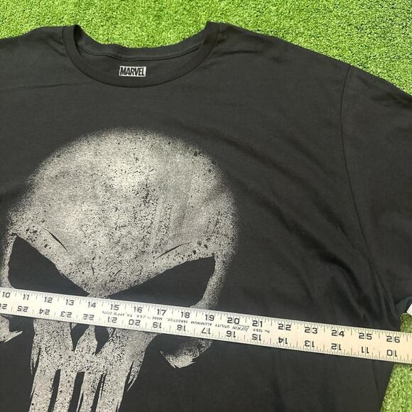 Retro Marvel Punisher T-Shirt - Picture 3 of 5